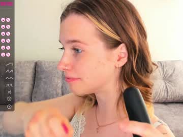 girl
        lynnatlee cam image #4282364