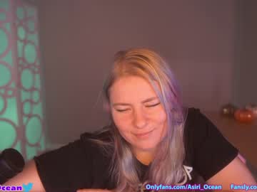 girl
        asiri_ocean cam image #2464534