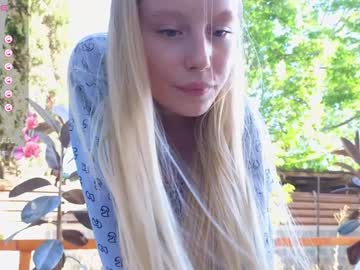 girl
        callme_star cam image #4383961