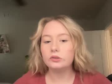 girl
        spadesx86 cam image #6289969