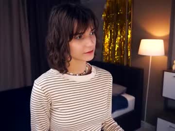 girl
        odettehatt cam image #6225625