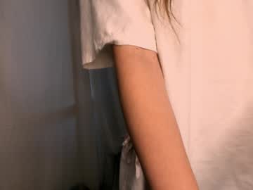 girl
        katy_gimler cam image #5166777