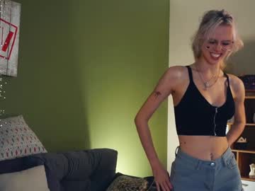 girl
        audreycarvin cam image #4901034