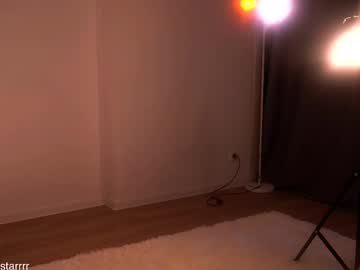 girl
        shiningstarrr cam image #6442330