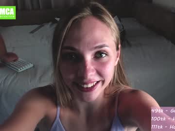 girl
        delicious_couple_ cam image #2033443