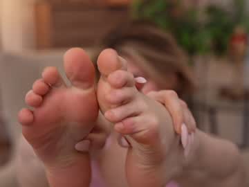 girl
        refined_style cam image #5934322
