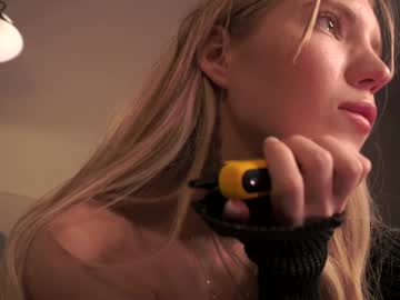 girl
        shiningstarrr cam image #5944358