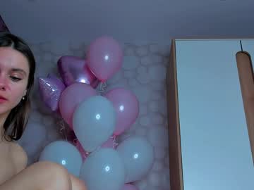 girl
        lorettadunnell cam image #6095914