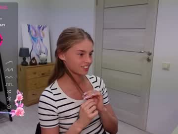 girl
        abby_laker cam image #4860093