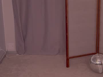 girl
        silent_chill cam image #2781514
