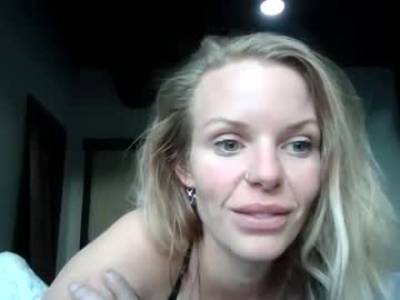girl
        carinablair777 cam image #4634219