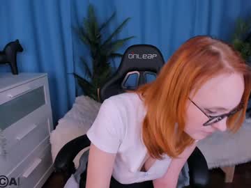 girl
        ella_hughes_ cam image #2687254