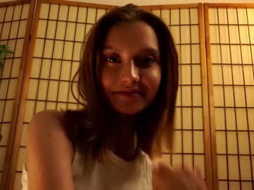 girl
        maureenhaith cam image #4220474