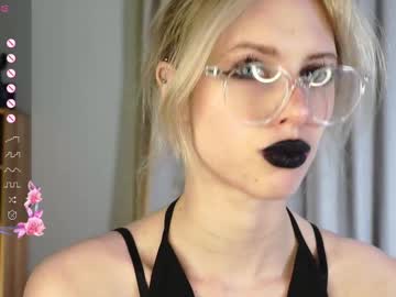 girl
        audreycarvin cam image #6671105