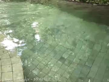 girl
        phoenix_taylor cam image #113574