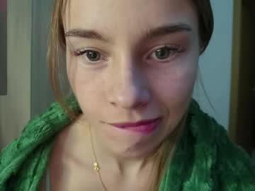 girl
        roxxxie_reid cam image #6311518