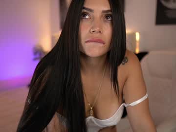 girl
        ashlyeroberts01 cam image #5715092
