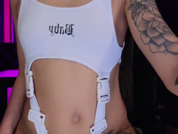 girl
        iam_casey cam image #5115412