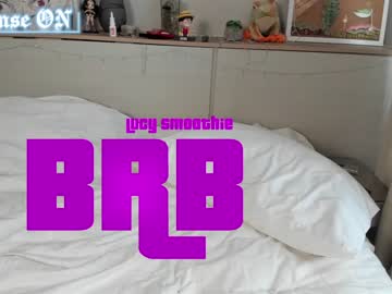 girl
        lucysmoothi cam image #2664811
