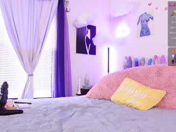 girl
        emmasky69 cam image #1679737