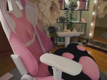 girl
        chery_lady22 cam image #5437799
