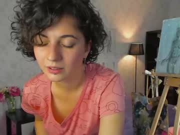 girl
        station_lovers cam image #2443709