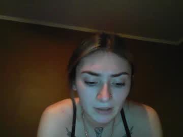 girl
        demiibear cam image #1486400