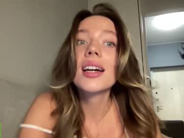 girl
        angel_from_sky cam image #3606090