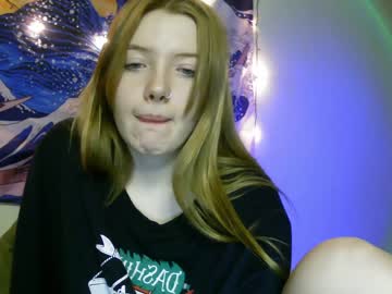 girl
        lillygoodgirl cam image #1887404