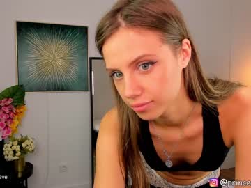 girl
        princess_diana18 cam image #3044753