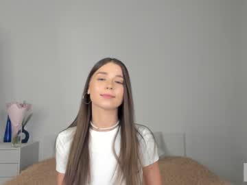 girl
        violetta_finch cam image #4168785
