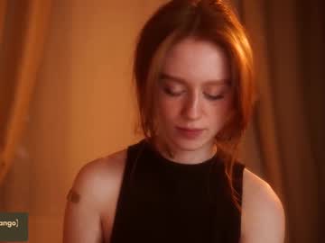 girl
        lizzy_blaze cam image #6786551