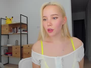 girl
        knee_ling cam image #2001072