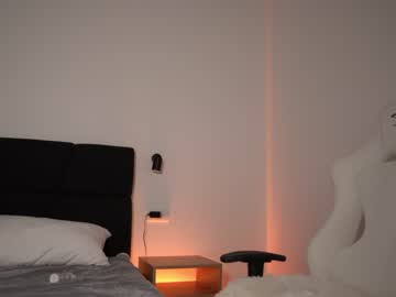 girl
        aria_diaz cam image #3923474