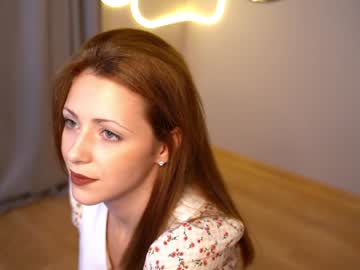 girl
        dietmountaindew_ cam image #4737619