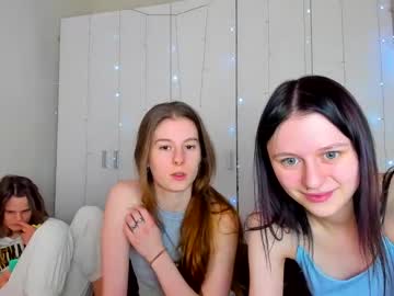 couple
        sophie_and_rachelss cam image #592210