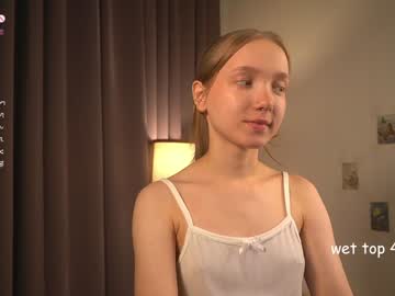 girl
        lyly_bambi cam image #5881308
