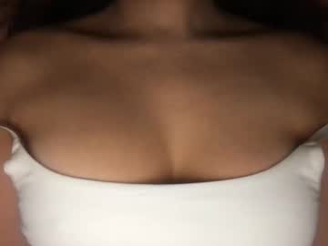girl
        lailayousef cam image #5623939