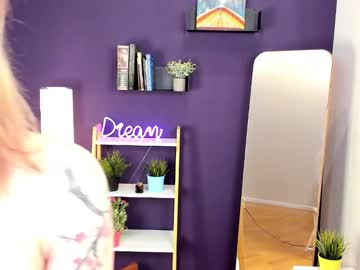 girl
        lynnfloor cam image #5840990