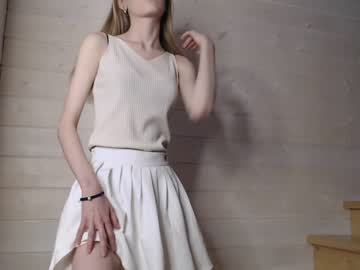 girl
        princess__aurora cam image #828538