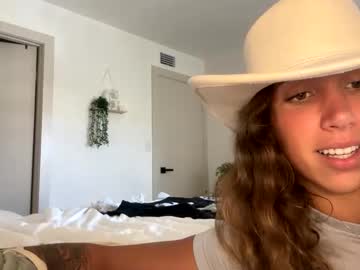 girl
        laurasuee cam image #5369404