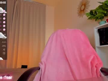 girl
        amelie_polians cam image #833596
