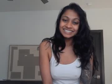 girl
        xzaramx cam image #3809704