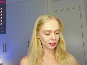 girl
        stacy_fanning cam image #1906769