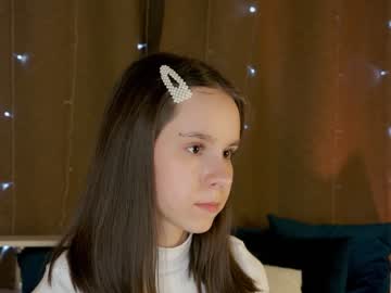 girl
        sophiapond cam image #1083204