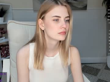girl
        fannycullimore cam image #3734662