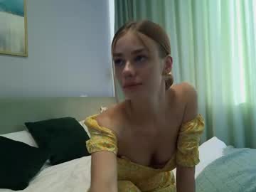 girl
        maesoo cam image #5459451
