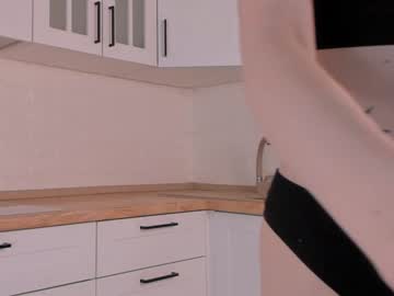 girl
        loribanks cam image #1151738