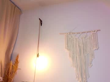 girl
        y_u_m_i_k_a cam image #1582300