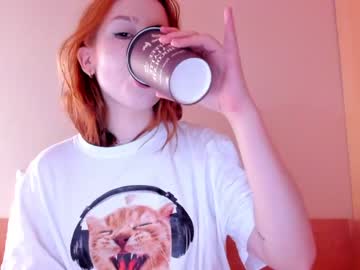 girl
        sleepycode002 cam image #3159465